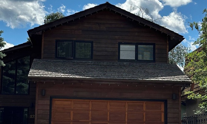 Jasper House | Suite in beautiful Jasper National Park. Mountains, wildlife and more!
