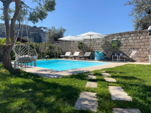 Sorrento Historic Centre Bed & Breakfast | Suite Lidia B&B: Oceanfront Bliss with Spa & Pool Access