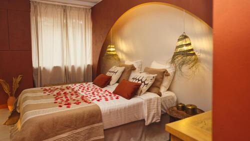 Saint-Roch - Badouillere - Chavanelle Apartment | Indulge in Jacuzzi and Hammam Suites at Noma Marrakech