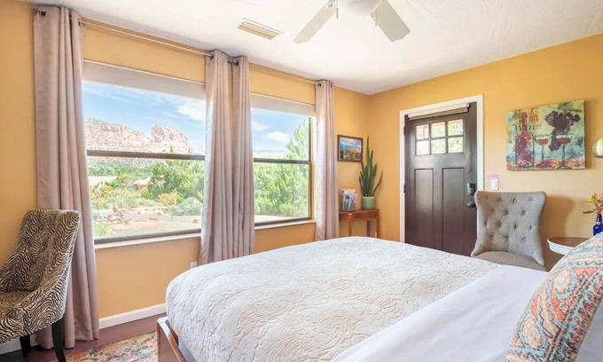 Oak Creek House | Relax at Suite Mimosa: Nature-Inspired Couple's Retreat