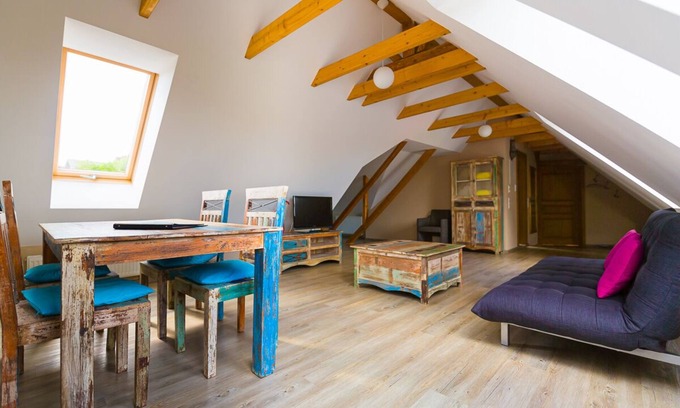 Erlaheim Apartment | Comfortable Suite with Kitchen & Breakfast Included