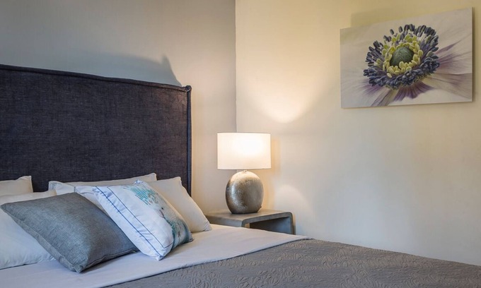 Karavomylos Apartment | Experience Suite Myrtillo with Oceanfront Pool & Breakfast