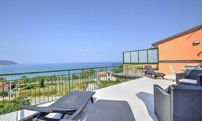 Agropoli Apartment | Suite Naomi: Modern Apartment with Sea Views & Free Wi-Fi