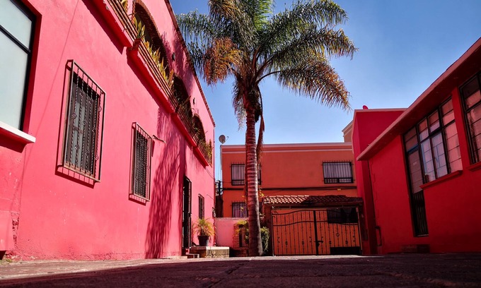 Tepotzotlan Apartment | Modern Comfort Suite Nube: 4-Star Spa & Family Friendly