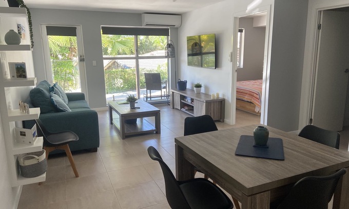Little Mountain Apartment | Inviting Hillside Suite: Pet-Friendly with Breakfast Included