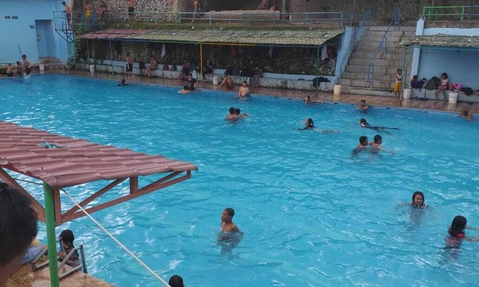 Berastagi Hotel | Family-Friendly Suite Pakar Hotel with Inviting Pool