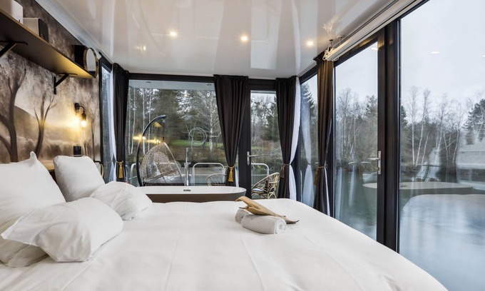 Boissise-le-Roi Boat Rental | Romantic Panoramic Suite at L'Ambroselli with Breakfast