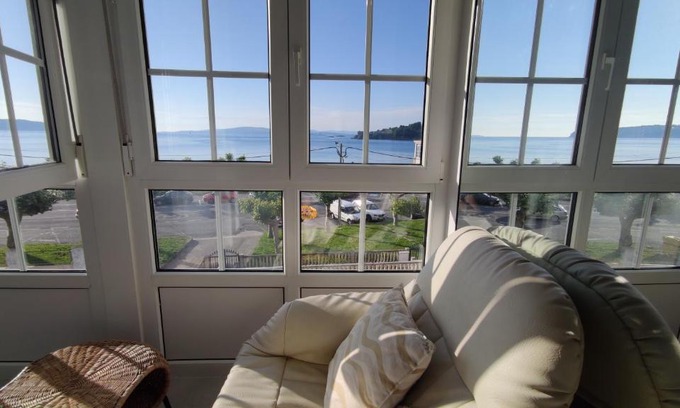 Mino Apartment | Oceanfront Suite Playa with Child-Friendly Amenities
