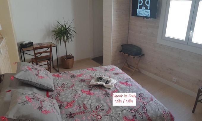 Cadereau Bed & Breakfast | Highly Rated Suite Privée Bed and Breakfast with Restaurant