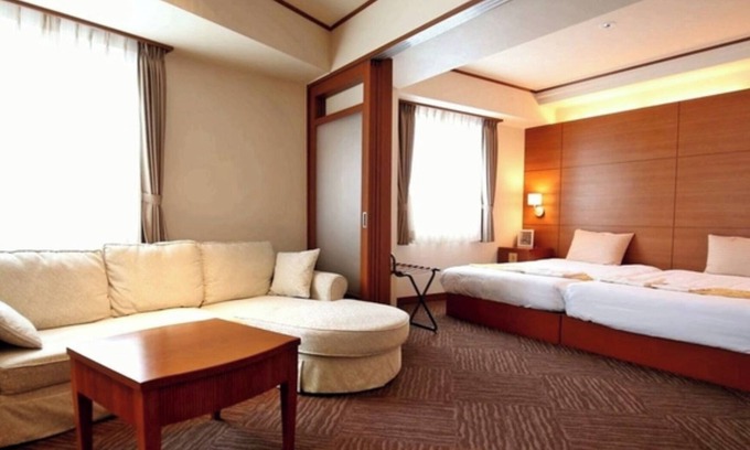 Sakai Ward Hotel | Cozy Suite Room - Perfect for Couples & Families in Sakai