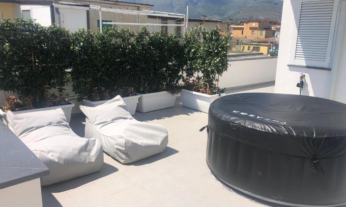 Minturno Apartment | Kid-Friendly Getaway at Suite Scauri-Inn with Hot Tub