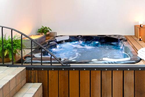 Sainghin-en-Melantois Apartment | Indulge in Suite & SPA at La Ferme 1802 - Rated 9.5/10