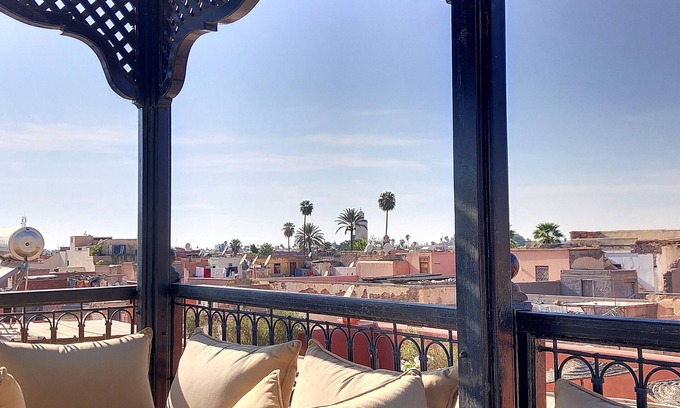 Mellah Bed & Breakfast | Suite Tasslite: Relax on Your Private Terrace in Marrakech