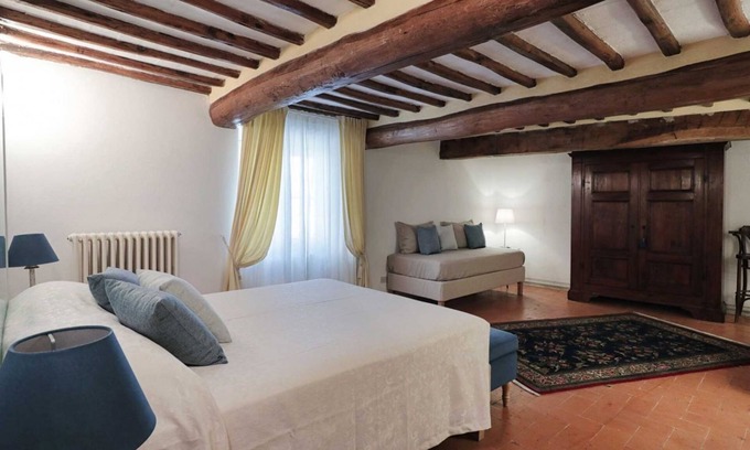 Pisa City Centre Apartment | Exceptional Suite Testamatta at Palazzo Roncioni - 10/10 Rating