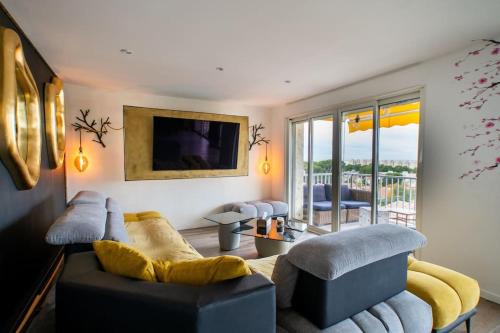 La Pointe Rouge Apartment | Relaxing Suite with Ocean View - Family and Pet Friendly