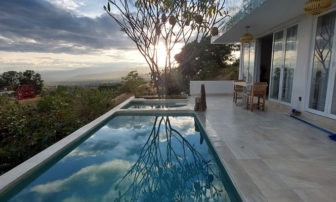 San Andres Huayapan Cottage | Tranquil Suite with Pool and Breathtaking Mountain View