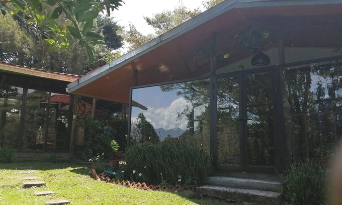 Roble House | Cozy Suite y Loft Casa Toría with Family-Friendly Amenities