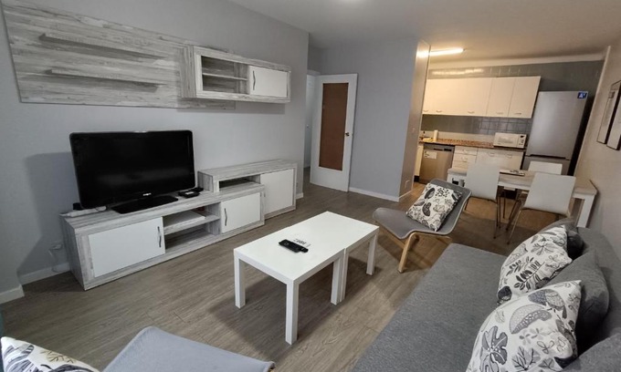 Les Escaldes Apartment | Discover SUITEDREAMS - Av. Fener: Ideal for Families