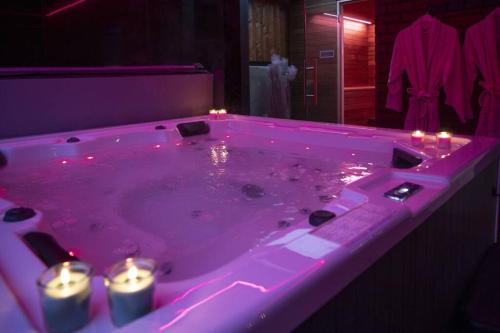 Oupeye Apartment | Relax at SuiteDreams - Bali Suite in Liège with Hot Tub