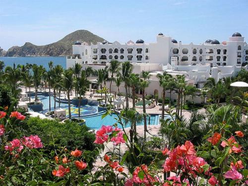 El Medano Ejidal Hotel | Unwind at Suites at PB Rose' Resort and Spa Cabo San Lucas