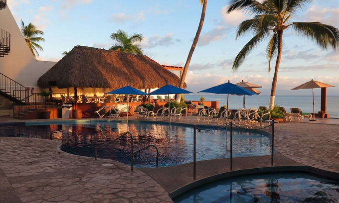 Bucerias Apartment | Ocean Front Suites Atlas: Family-Friendly with Pool & Spa