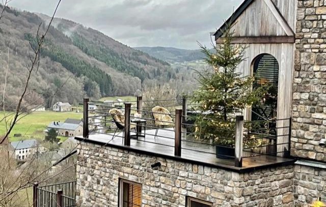 Heyd House | Elegant Suites de la Vallée 6: Family-Friendly Getaway