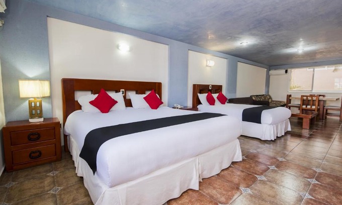 Irapuato Hotel | Experience Suites de Reyes: Exceptional 5-Star Comfort