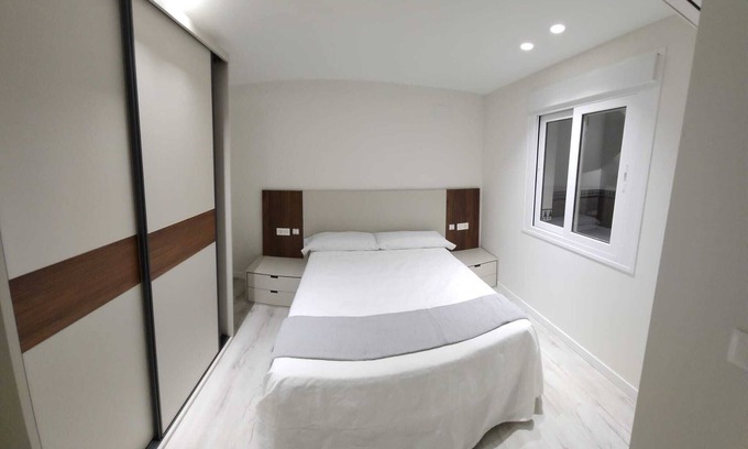 La Trinidad-San Juan y Todos los Santos Apartment | Discover Suites Ilustres Cordobeses: Family-Friendly Getaway