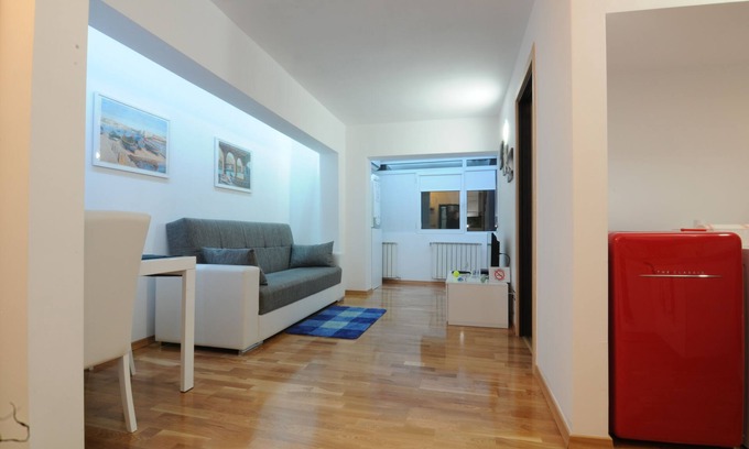 Iasi Apartment | Discover Manara Suites: Comfort with Spa & Breakfast Amenities