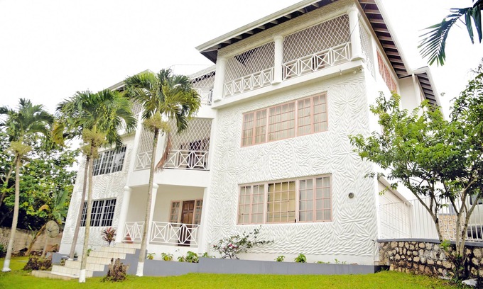 Mandeville Apartment | Discover SuiteVille: Perfect for Beaches and Shopping Spree