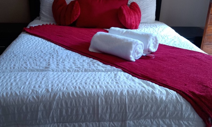 Carletonville House | Exceptional Suites at Suits Bar Restaurant and Guesthouse