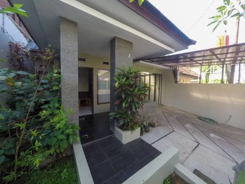 Tasikmalaya House | Family-Friendly Sukasari Guesthouse with Great Reviews