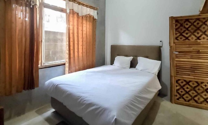 Rendeh Hotel | Discover Sukawana Guest House Mitra RedDoorz - 8/10 Rated