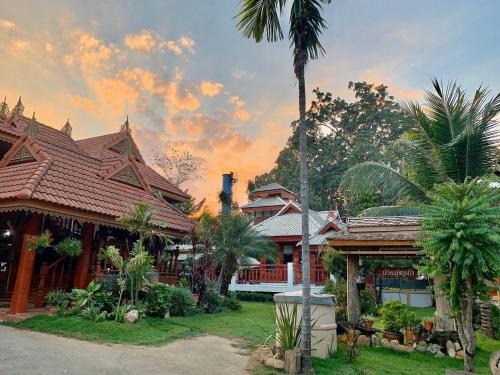 Wiang Sa House | Exceptional Sukruthai Homestay: Child-Friendly Retreat