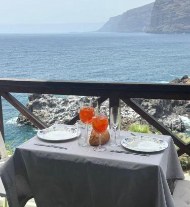 Puerto de Santiago Apartment | Ideal Oceanfront Retreat at SUL MARE with Pool Access