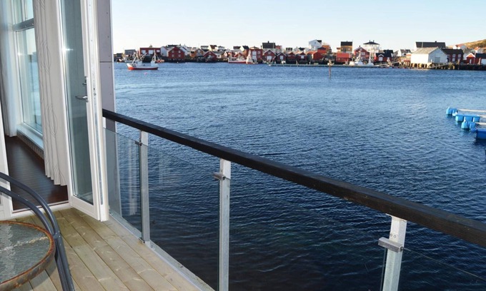 Bogoyvaer Hotel | Experience Sula Rorbuer og Havhotell: Family-Friendly Retreat