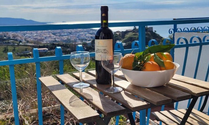 Scalea Apartment | Delightful Sull'Onda: Family-Friendly with a 9.4 Rating