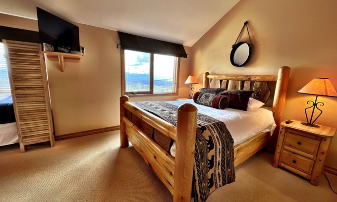 East Kootenay Condo | Experience Sullivan Stone: Ski-In/Ski-Out with Hot Tub