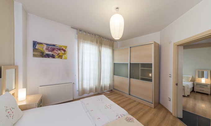 Sultanahmet Apartment | Oceanfront Retreat in Sultanahmet with Spa & Breakfast