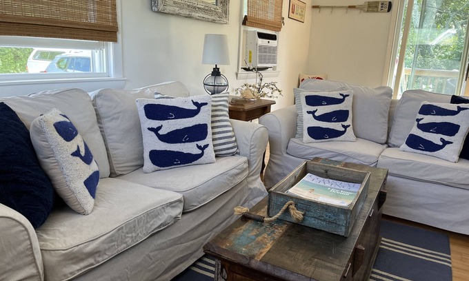 Snug Harbor House | Cozy 2 Bedroom Retreat in Snug Harbor with Oceanfront Views
