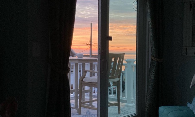 Cedar Bushes House | Oceanfront Beach House with Spectacular Views & Top Ratings