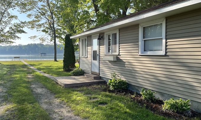 Alpena Cottage | Idyllic "Summer Breeze" Cottage on Long Lake with Breakfast