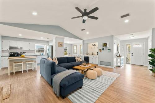 Holiday Harbors House | Relaxing Summer Breeze with Heated Pool - Near Mayo Clinic