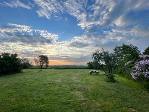Stubbekobing House | Inviting Summer Cottage Idyll at Nature's Pearl with Pool