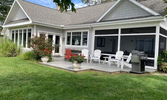 Tilghman House | Book Your Stay Now - Guest Rated 9.8 with Family-Friendly Amenities