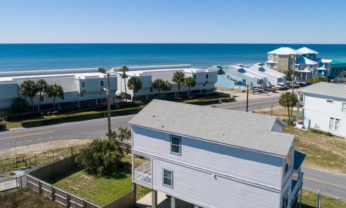 Inlet Beach Heights House | Guest Rated 10/10: Family-Friendly Summer Dayz Retreat