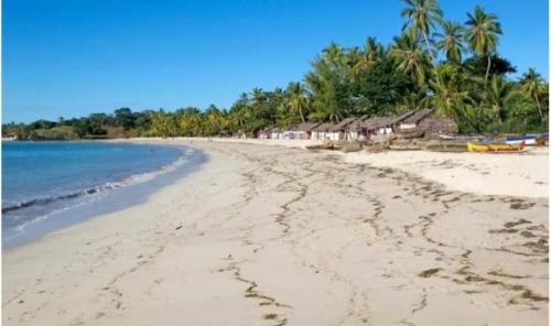 Ambondrona Bed & Breakfast | Dreamy Family Getaway at Summer Dreams with Breakfast Included