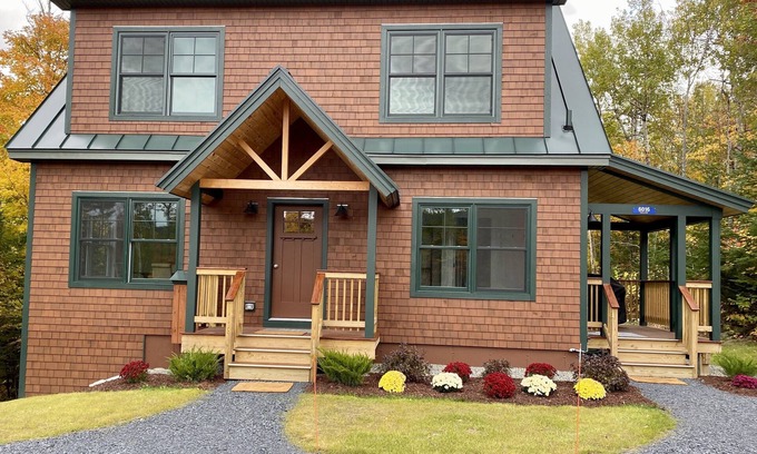 Carrabassett Valley House | Stroll to Golf & Clubhouse - Family-Friendly Getaway Awaits