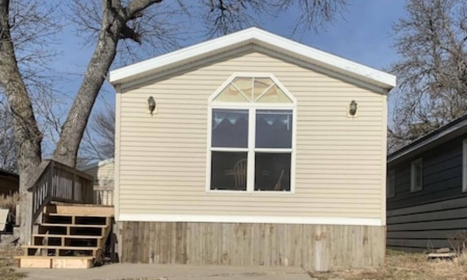 Hamlin County House | Pet-Friendly Retreat: Sun & Fun at Lake Poinsett