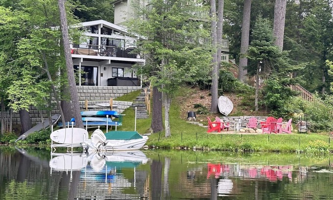 Ludlow House | Family-Friendly Retreat with Lake Views and Pool Access